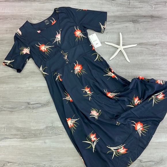 🔆RVCA🔆 AVENUE DRESS - Picture 2 of 12